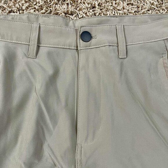 Legendary Outfitters Men’s Cargo Tech Shorts Tan, Size 34 (New) - Picture 3 of 11